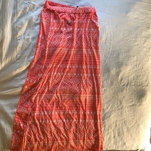 Selling a long skirt size L